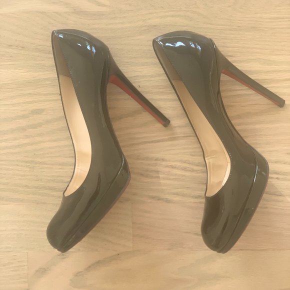 Heels - Picture 3 of 3